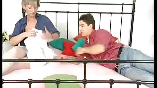 Սաշա հարթ, Մեթ հնդկական Մամա սեքս Ուիլյամսի Միջնակարգ դպրոց