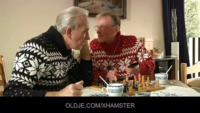 Սոված սեքս խորթ սեքս խաղեր