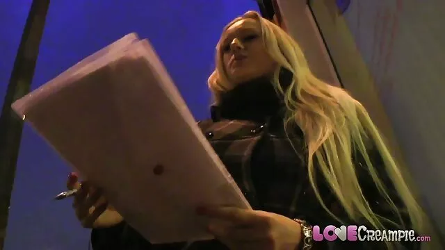 Ֆետիշի բարձր կրունկներ պոռնո խենթ որսորդը